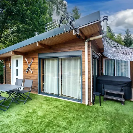 Domek alpejski Le Chalet Des Pins Avec Spa - Terrasse - Parking - Clim - Wifi