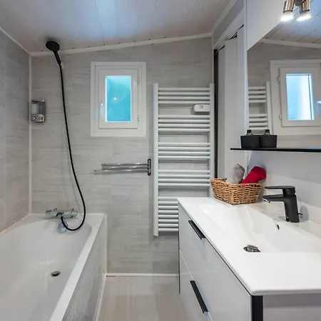 Le Chalet Des Pins Avec Spa - Terrasse - Parking - Clim - Wifi Domek alpejski *