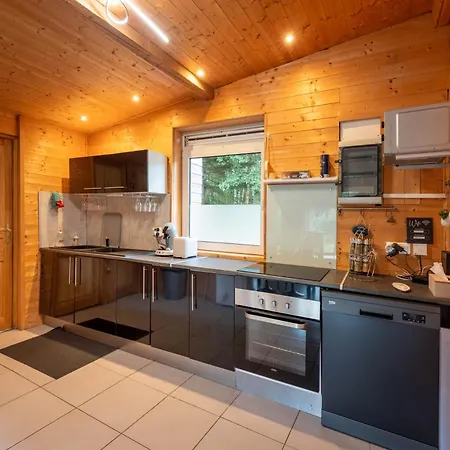 Domek alpejski Le Chalet Des Pins Avec Spa - Terrasse - Parking - Clim - Wifi